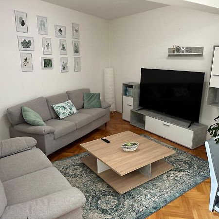 Arena Apartment With 3 Bedrooms In The City Center Пула Экстерьер фото