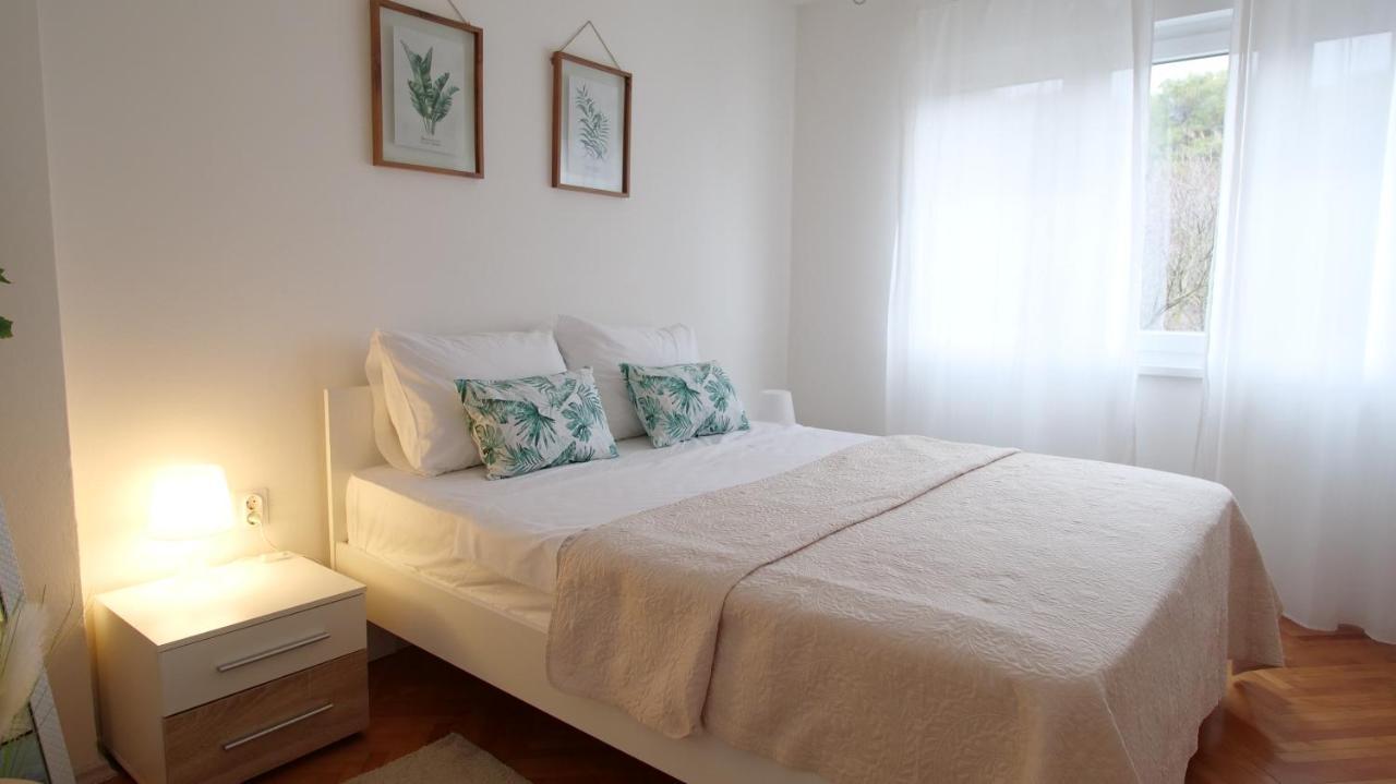 Arena Apartment With 3 Bedrooms In The City Center Пула Экстерьер фото